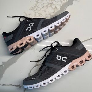 Women’s size 7 On Cloud running shoes